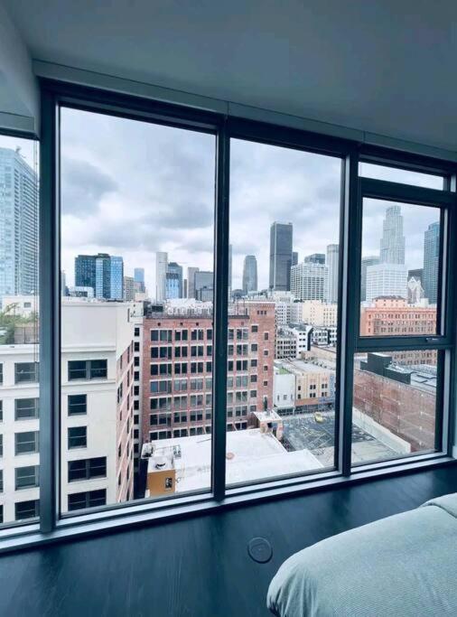 Apartamento Sleeps 9 Three Bedroom Heart Of Downtown Angeles Los Angeles
