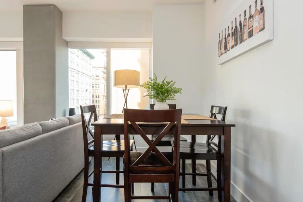 Apartamento Sleeps 9 Three Bedroom Heart Of Downtown Angeles