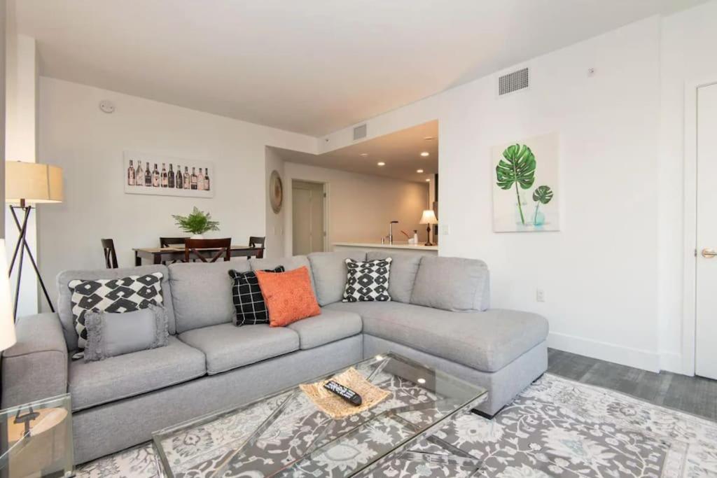 Sleeps 9 Three Bedroom Heart Of Downtown Angeles Los Angeles