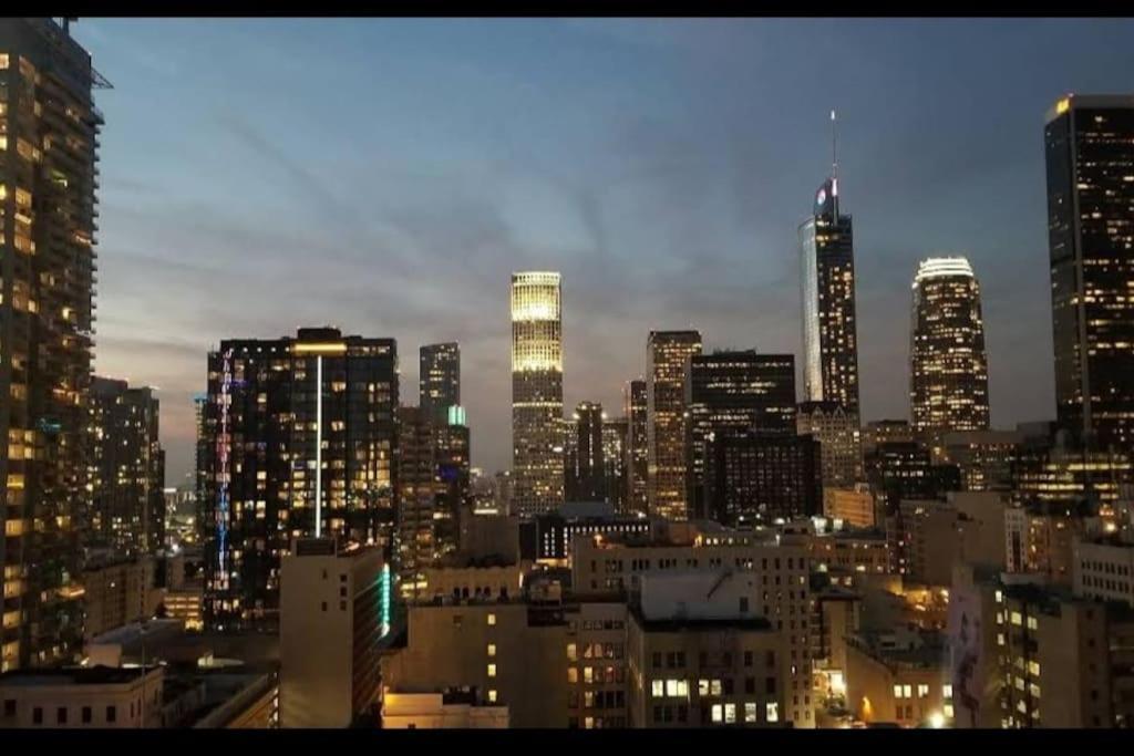 Apartamento Sleeps 9 Three Bedroom Heart Of Downtown Angeles