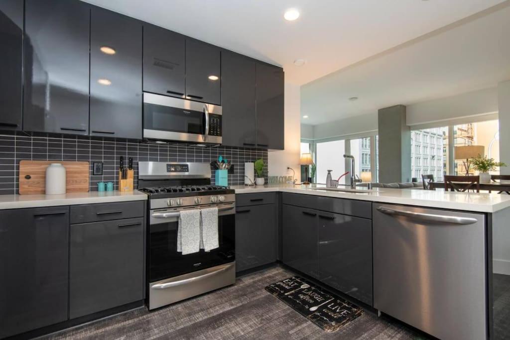 Apartamento Sleeps 9 Three Bedroom Heart Of Downtown Angeles Los Angeles