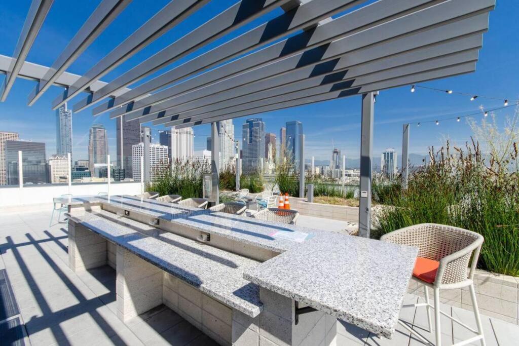 Apartment Cripto Arena In 5 Min Sleeps 9 Three Bedrooms