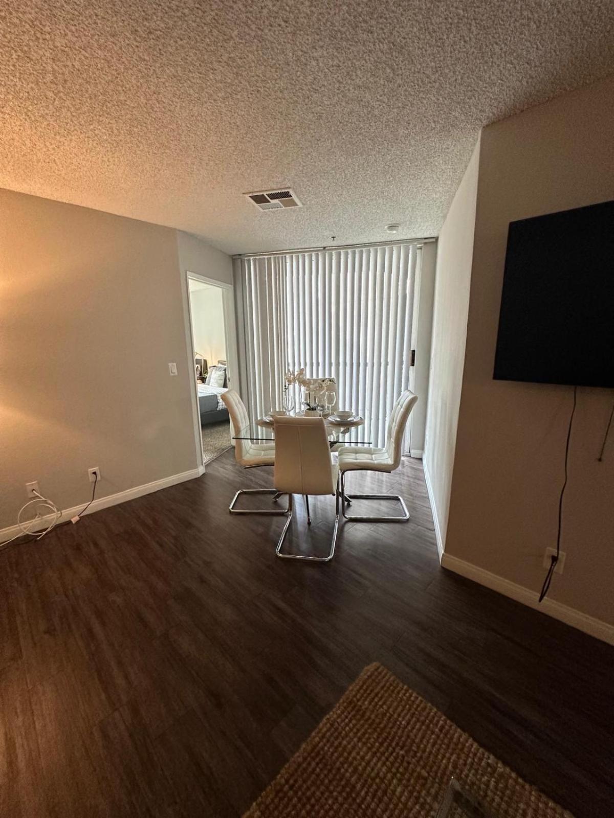 Apartment Incredible Two Bedroom Hollywood Free Parking *