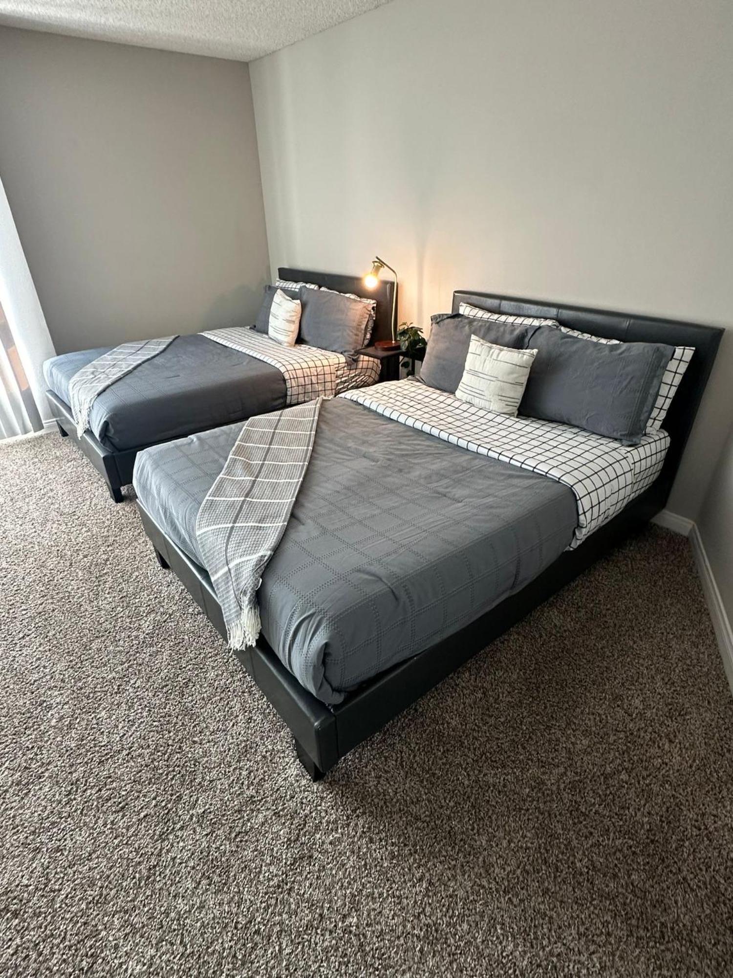 Apartment Incredible Two Bedroom Hollywood Free Parking Los Angeles