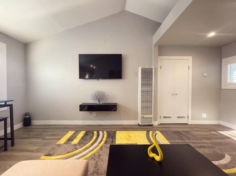 Apartment Nightly Modern 1 Bed 12a Los Angeles