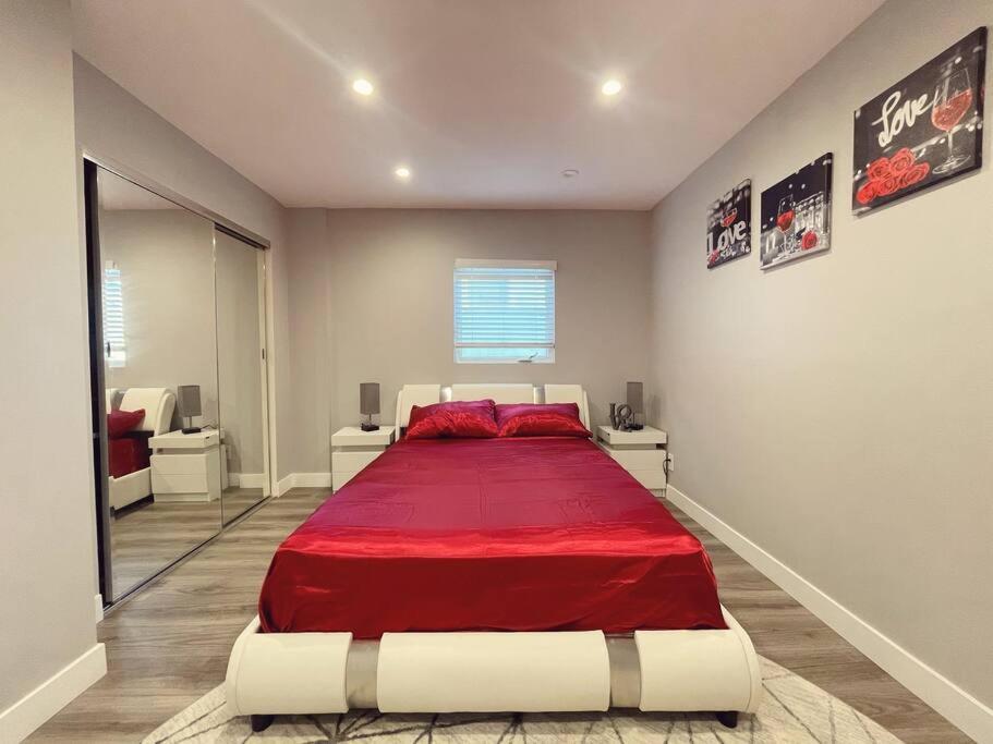 Apartment Nightly Modern 1 Bed 12a