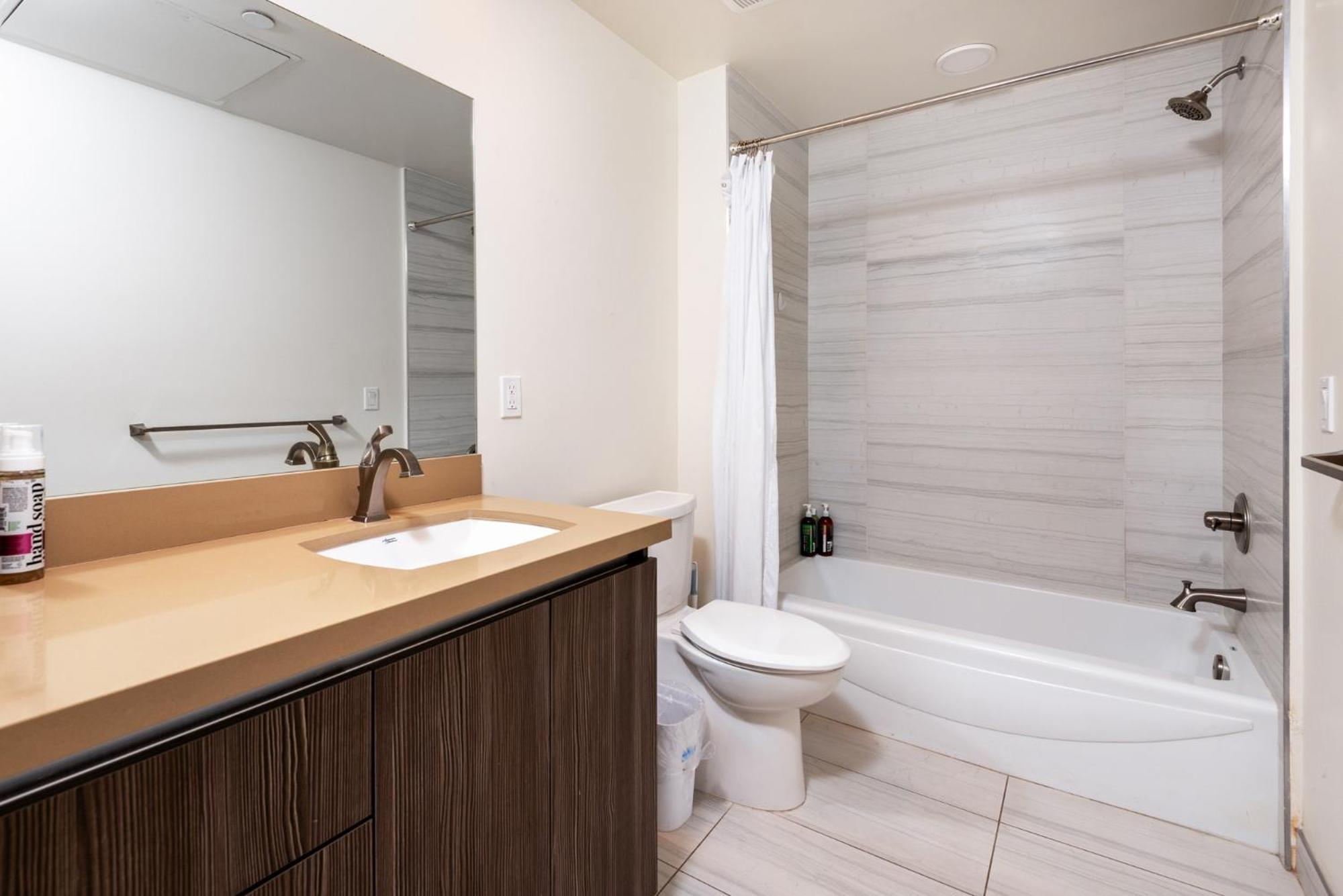 Apartment Beverly Hills Luxury 2bd 2ba Gated Parking!