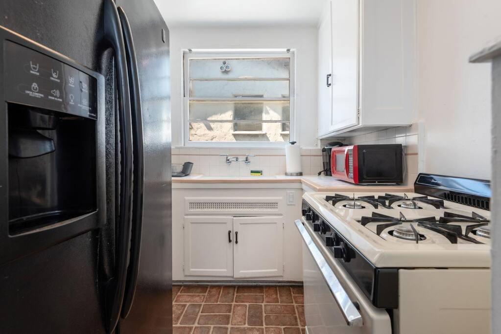 Apartment Comfy 1 Bedroom W/ Hot Tub - Sleeps 4 *
