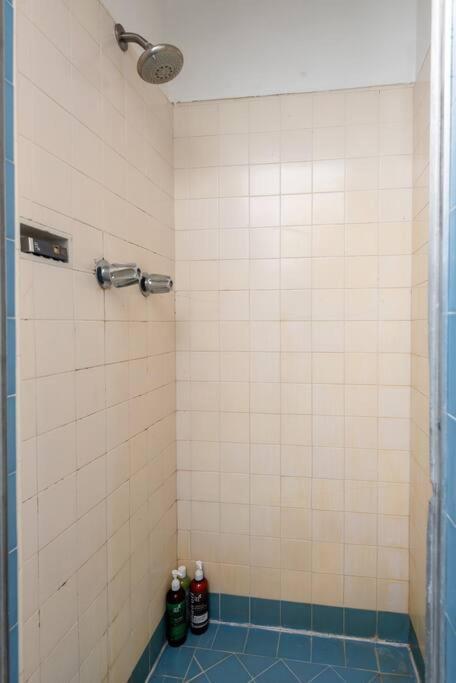 Apartment Comfy 1 Bedroom W/ Hot Tub - Sleeps 4 *
