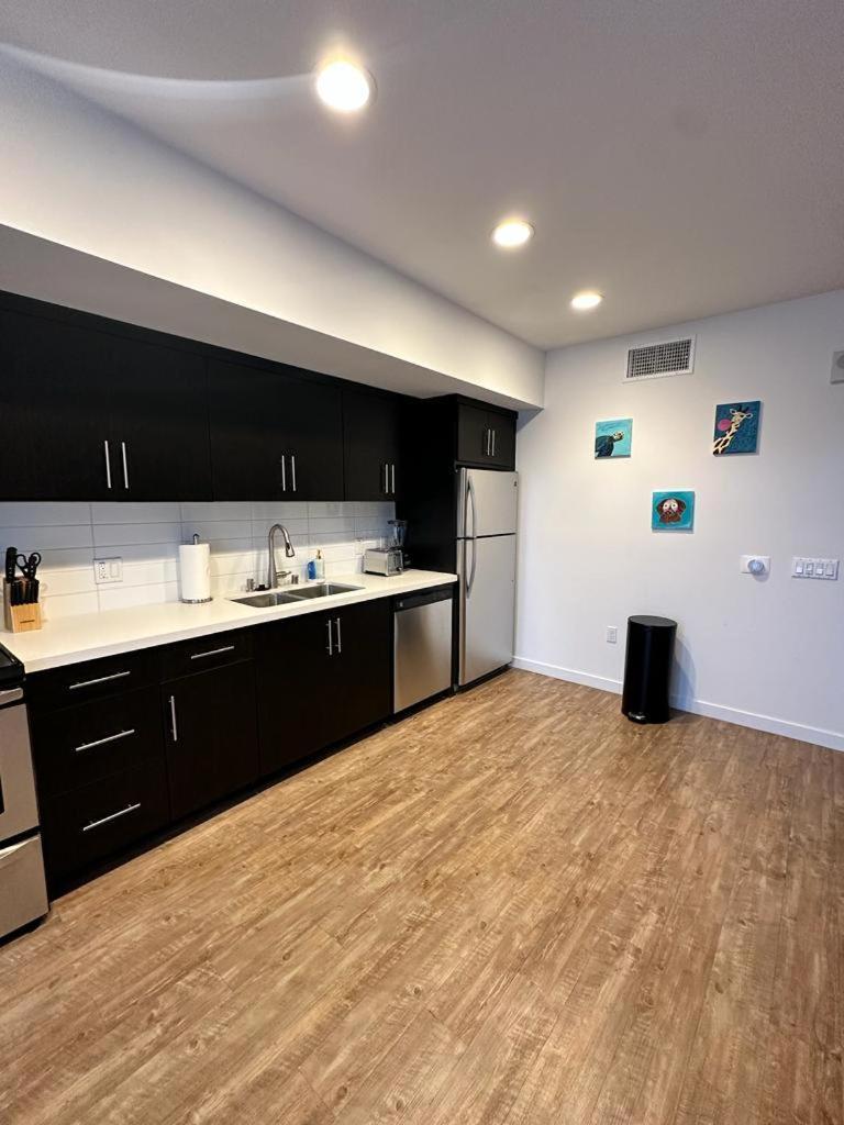 Apartment Universal 10 Min Drive Free Parking And Wifi Los Angeles
