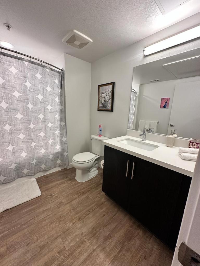 Apartment Universal 10 Min Drive Free Parking And Wifi