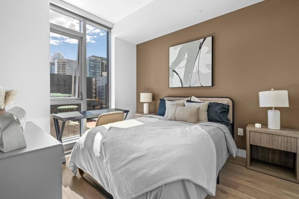 Epitome Of Luxury In Dtla Apartment Los Angeles