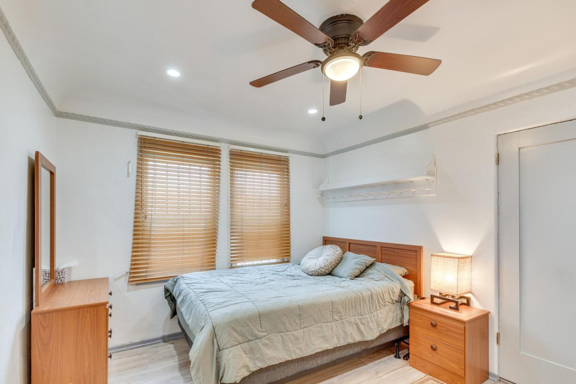 Holiday home Upscale Angeles Retreat With Patio And Bbq Grill! *