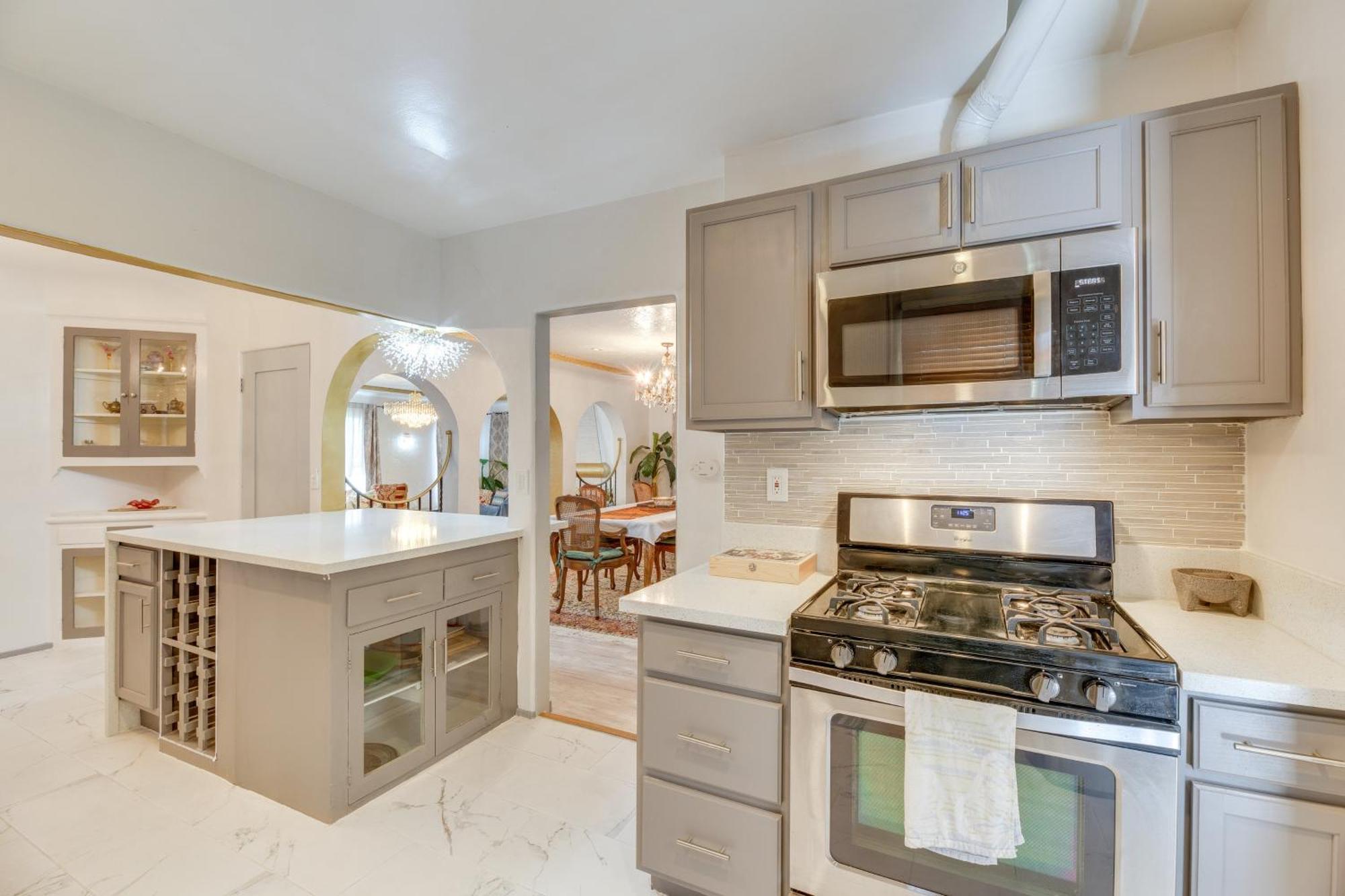 Upscale Angeles Retreat With Patio And Bbq Grill! Holiday home Los Angeles