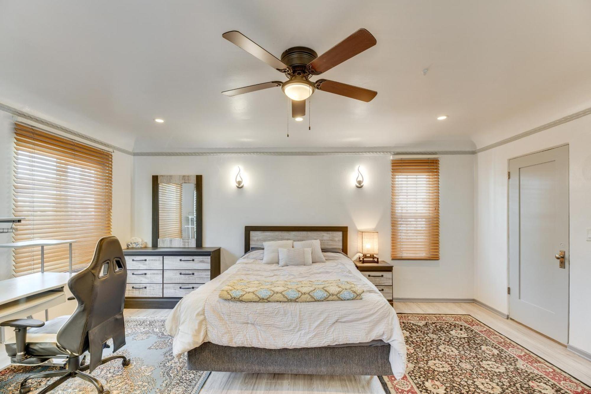 Holiday home Upscale Angeles Retreat With Patio And Bbq Grill! *