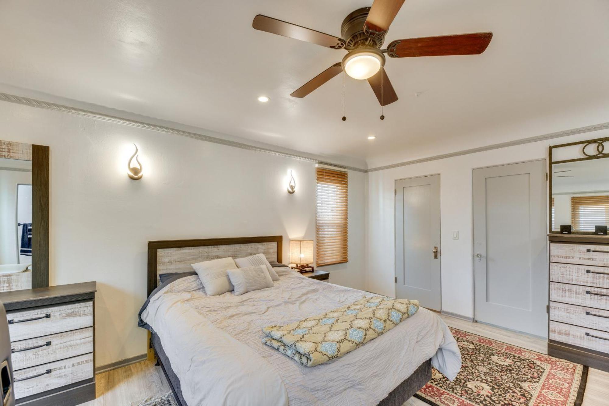 Upscale Angeles Retreat With Patio And Bbq Grill!