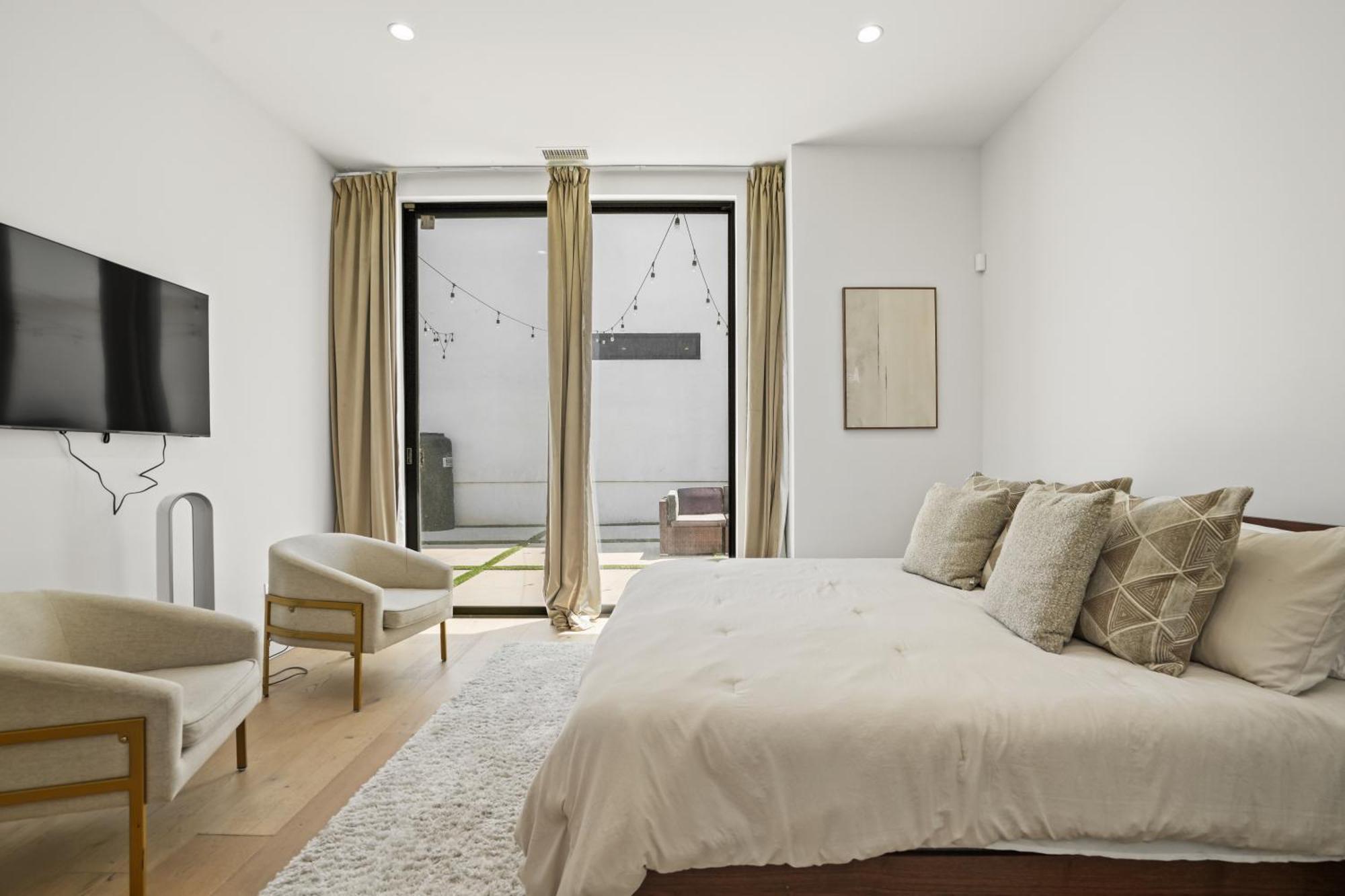 New Lavish Elegant 3br In Mar Vista, Pet Friendly! 10min To Venice Beach! Holiday home