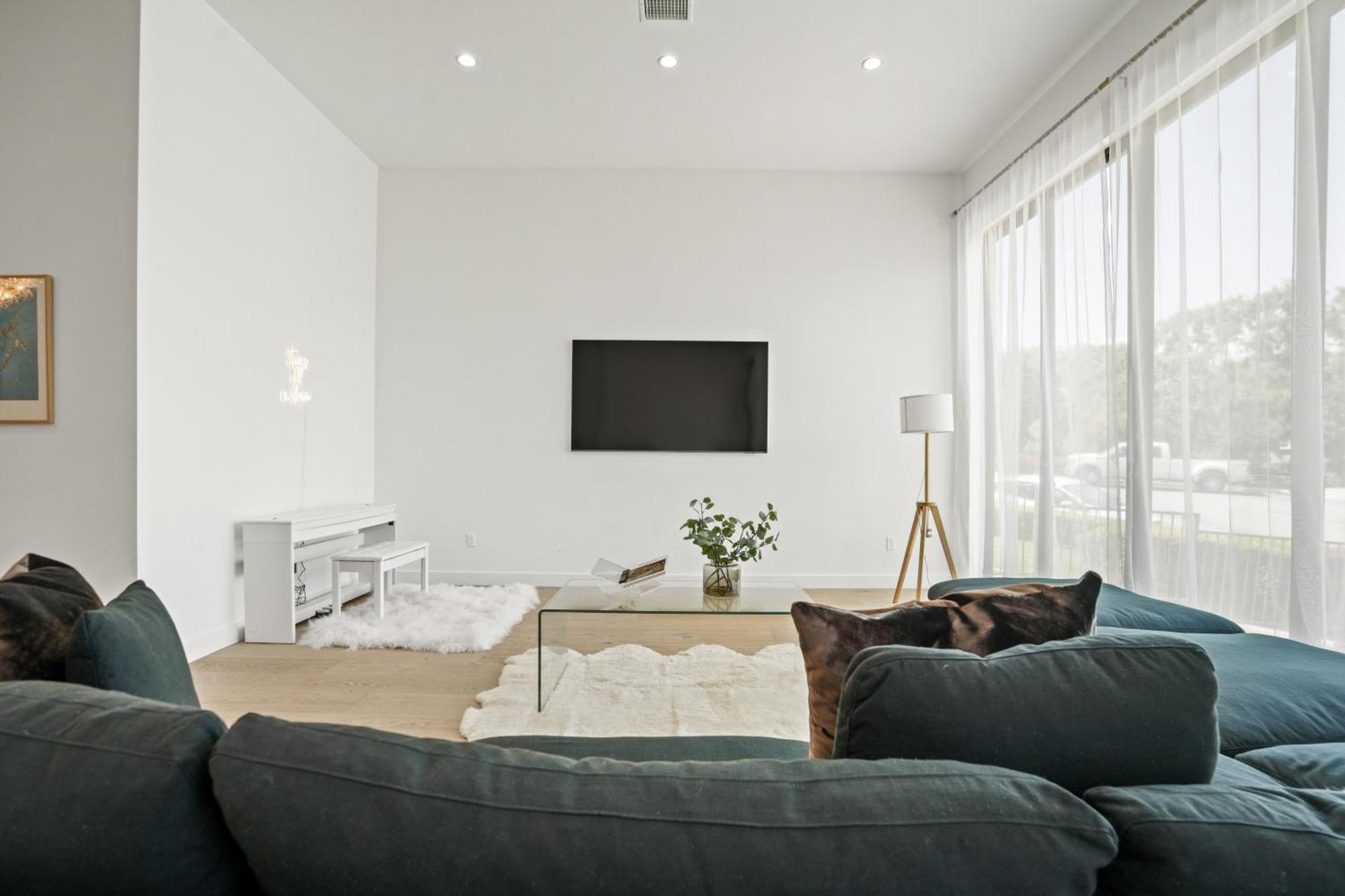 New Lavish Elegant 3br In Mar Vista, Pet Friendly! 10min To Venice Beach! Holiday home