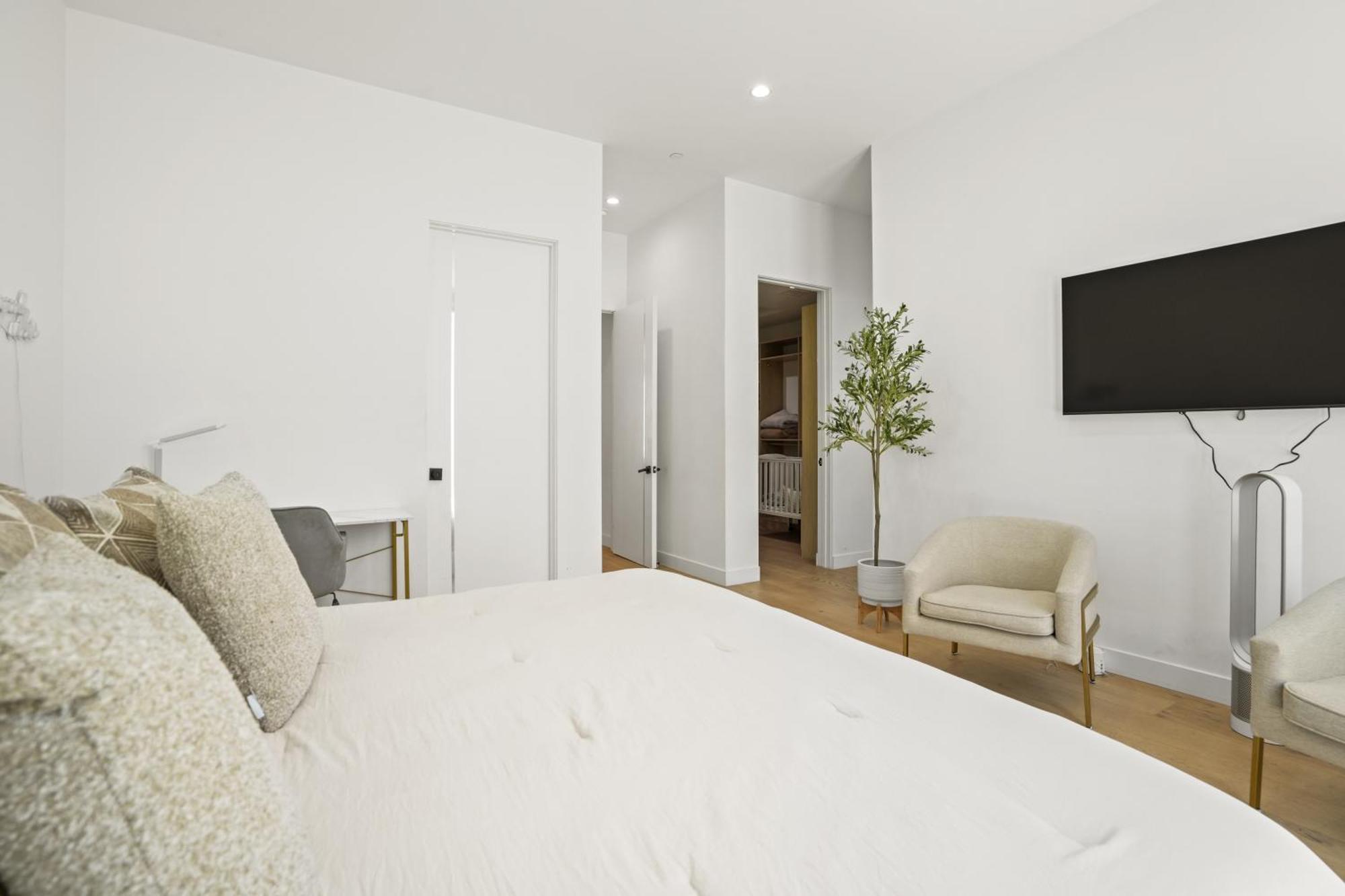 New Lavish Elegant 3br In Mar Vista, Pet Friendly! 10min To Venice Beach! Holiday home