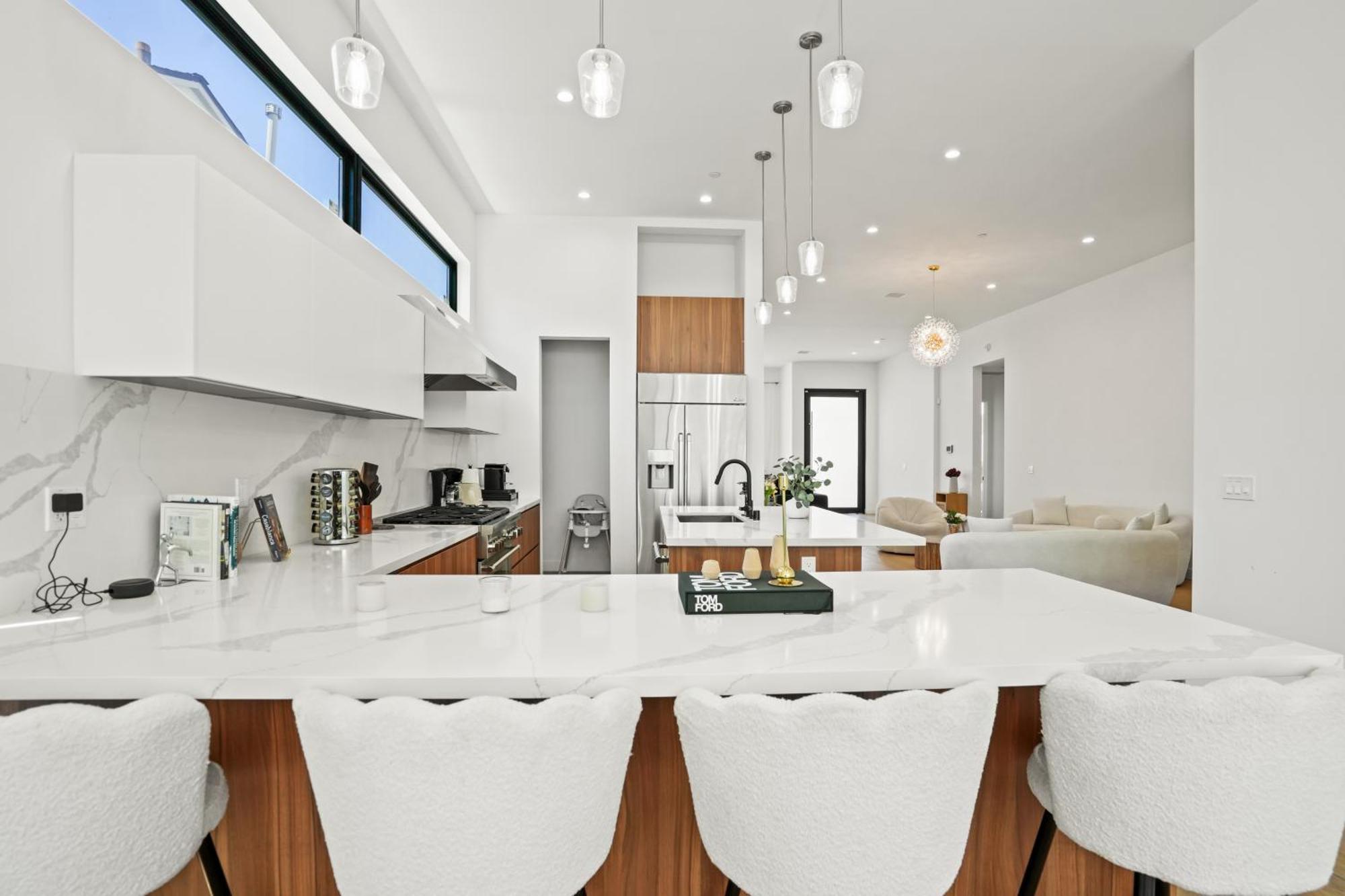 New Lavish Elegant 3br In Mar Vista, Pet Friendly! 10min To Venice Beach! Holiday home Los Angeles