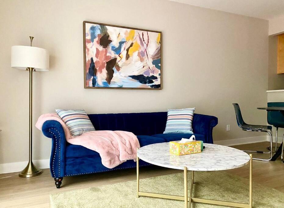 Castle 1 Bd Pool, Parking, Mdr Apartment Los Angeles