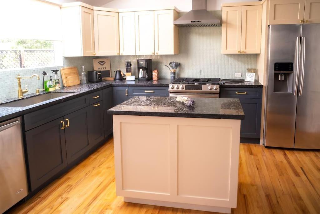 Sunny And Stylish 4be 2ba Venice Oasis Apartment *
