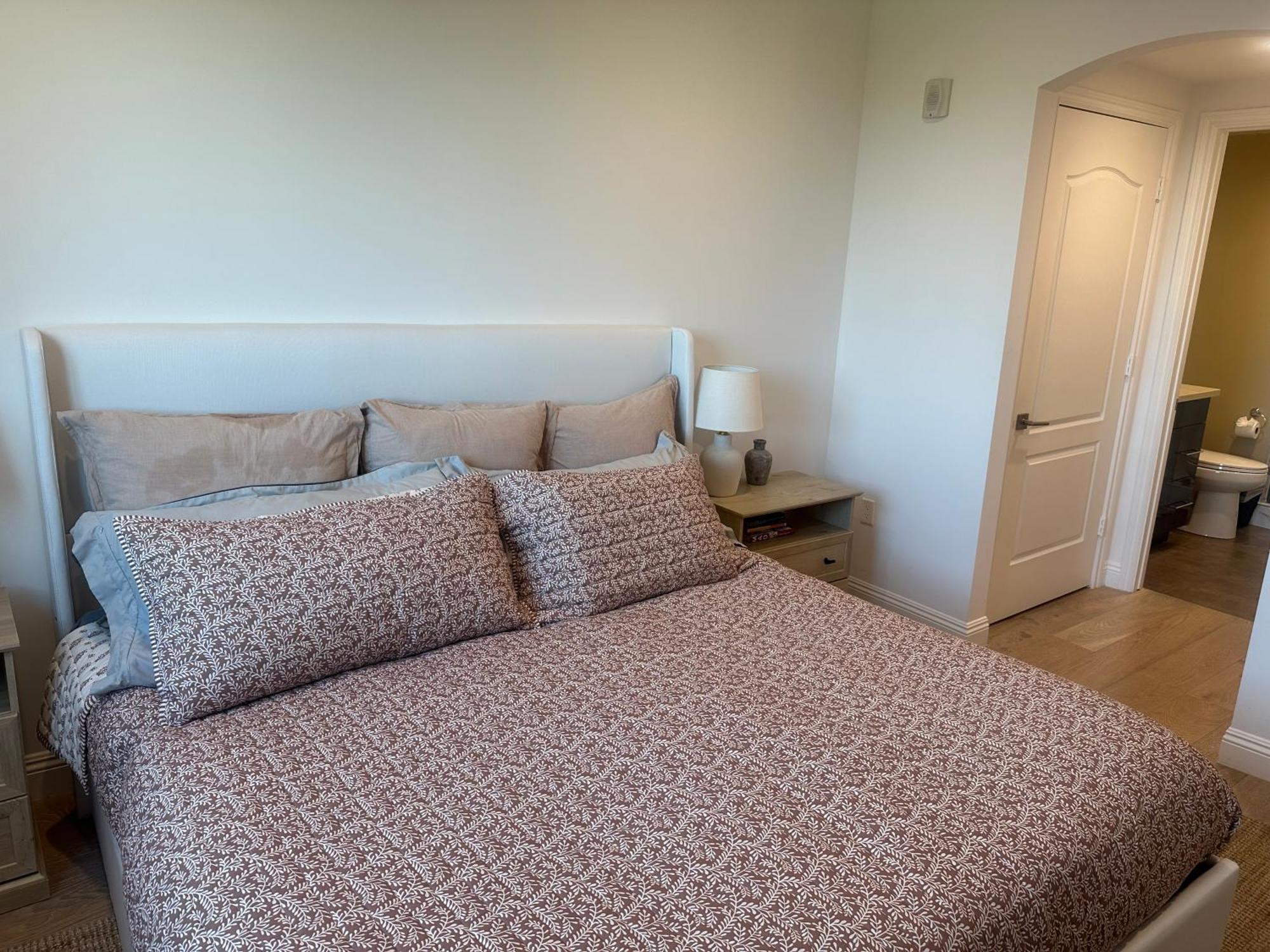 New And Bright Bedroom Ensuite * Los Angeles