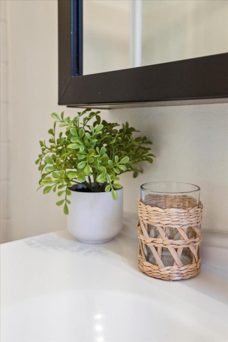 Chic Boho Retreat - Pool, Patio, Mini Golf & Arcade, Mins From Universal Studios!