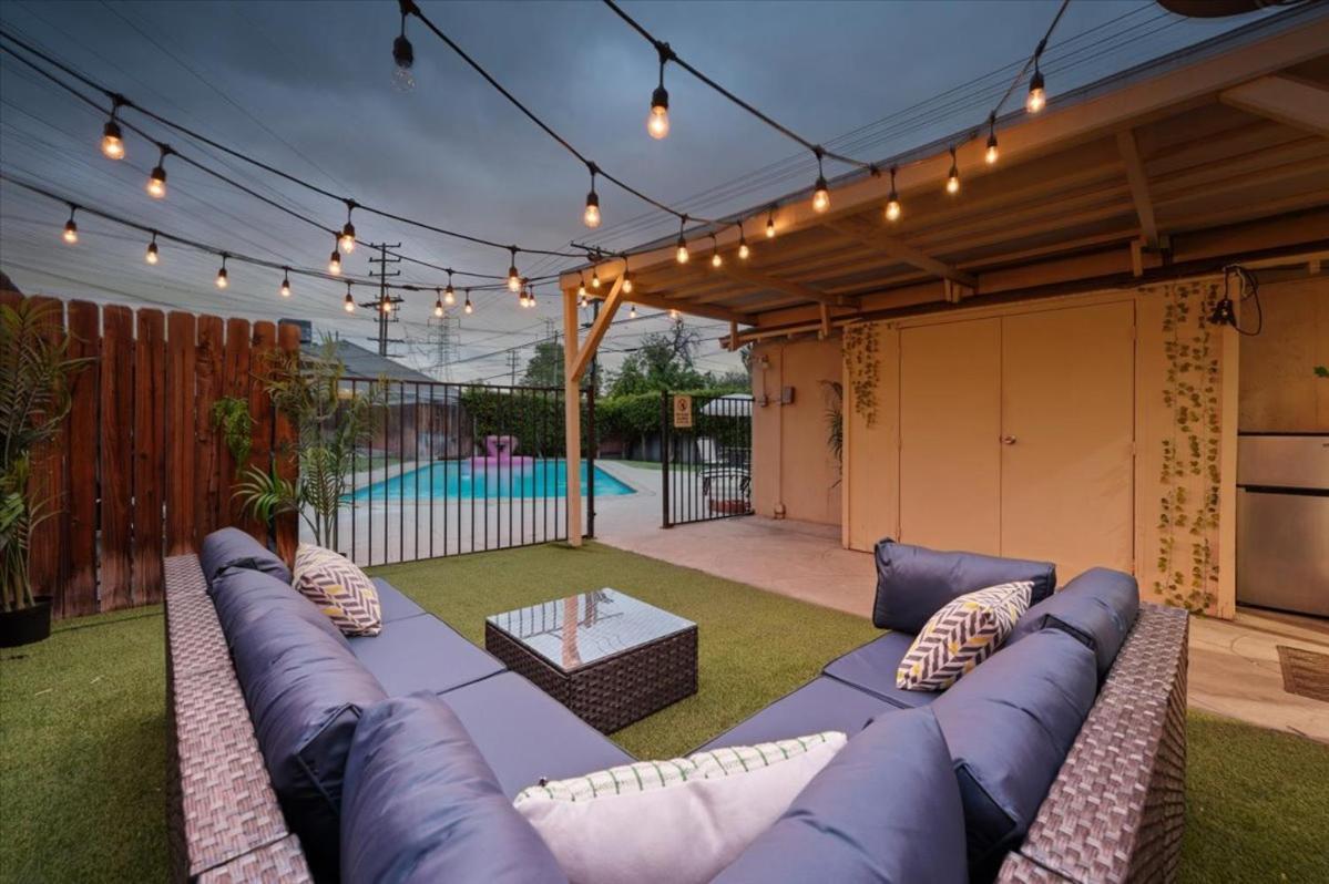 Chic Boho Retreat - Pool, Patio, Mini Golf & Arcade, Mins From Universal Studios! Los Angeles