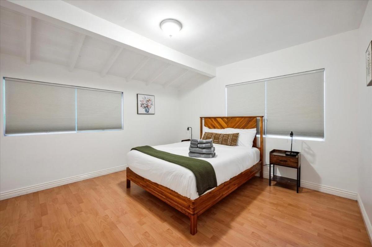 Chic Boho Retreat - Pool, Patio, Mini Golf & Arcade, Mins From Universal Studios!