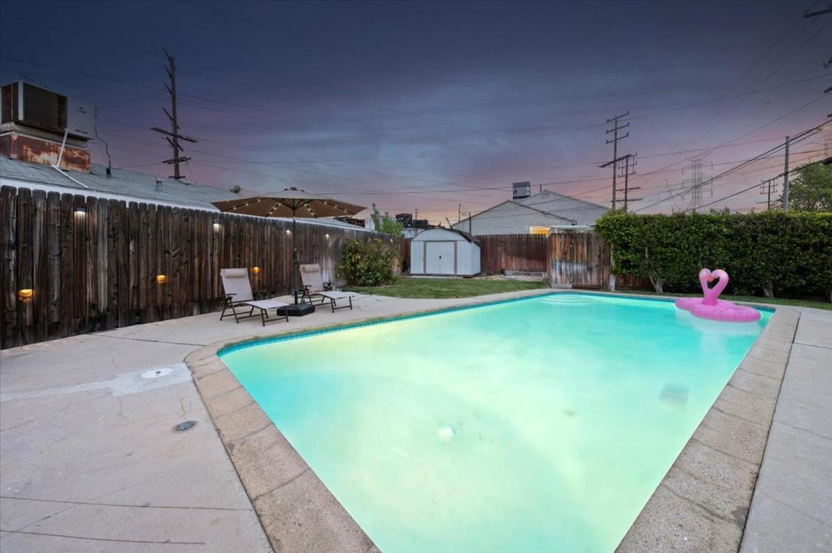 Chic Boho Retreat - Pool, Patio, Mini Golf & Arcade, Mins From Universal Studios! Holiday home Los Angeles