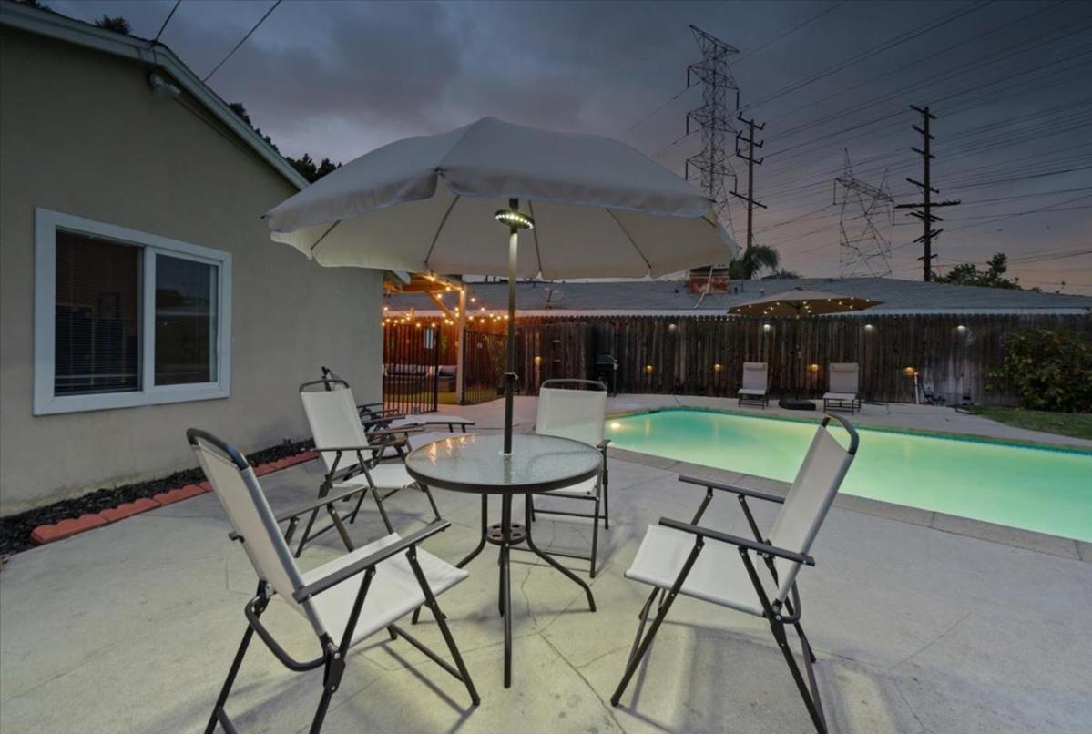 Chic Boho Retreat - Pool, Patio, Mini Golf & Arcade, Mins From Universal Studios! * Los Angeles