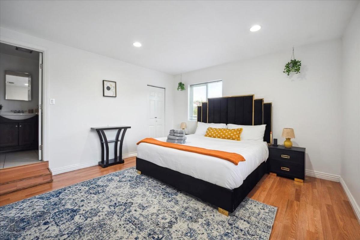 Chic Boho Retreat - Pool, Patio, Mini Golf & Arcade, Mins From Universal Studios! * Los Angeles