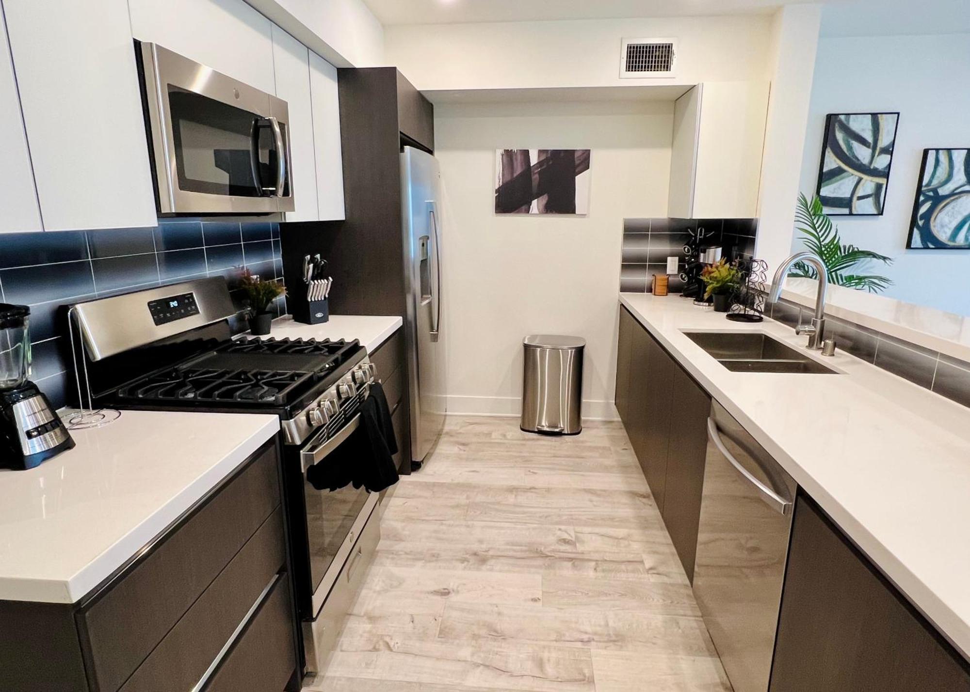 Century Cozy 2 Bedroom 4 Sleeps Crib W Parking 505 * Los Angeles