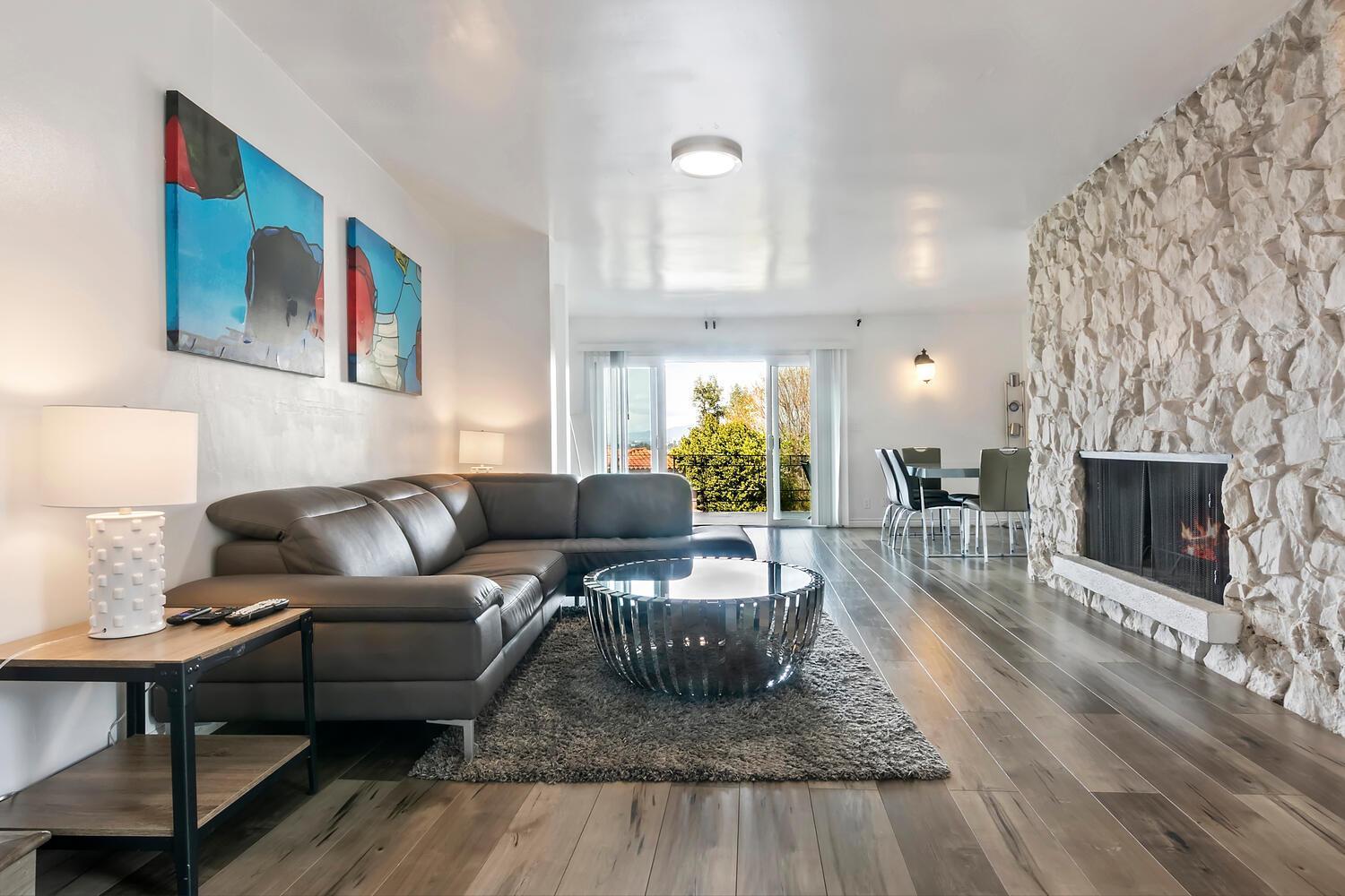 Holiday home 4 Bedroom And 3 Bath Close To Universal And Hollywood