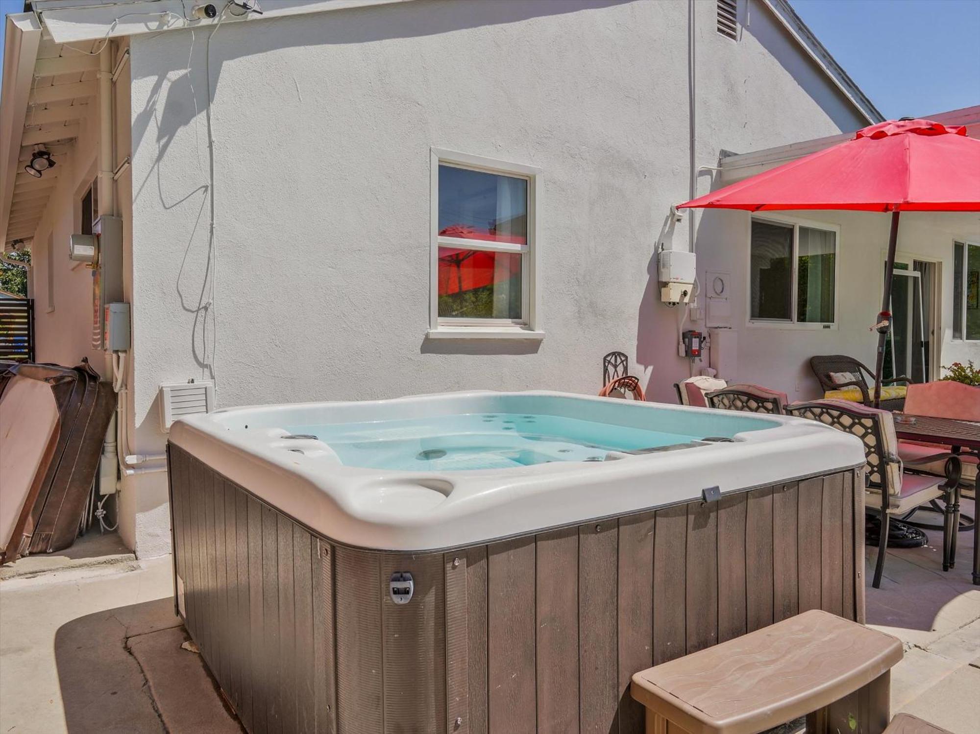 Hollywood Dream Pool & King Beds Holiday home Los Angeles