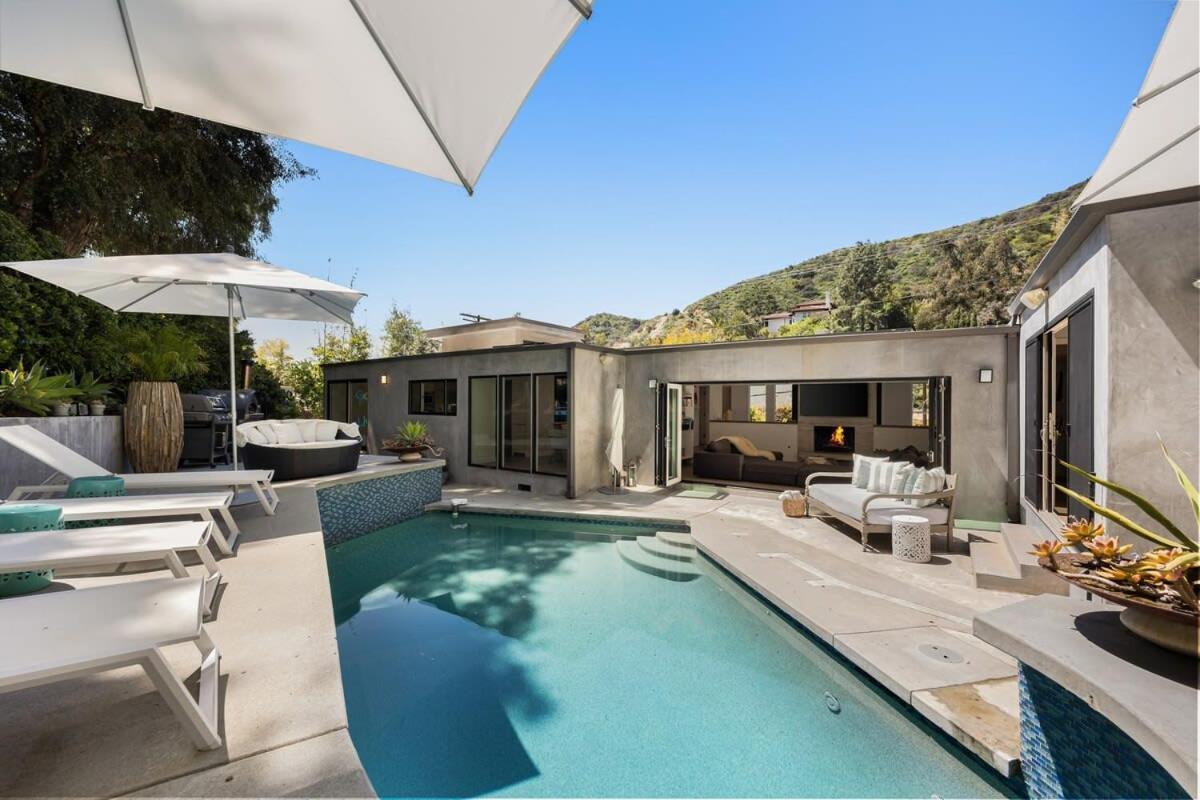 Beverly Hills Canyon By Awhile *