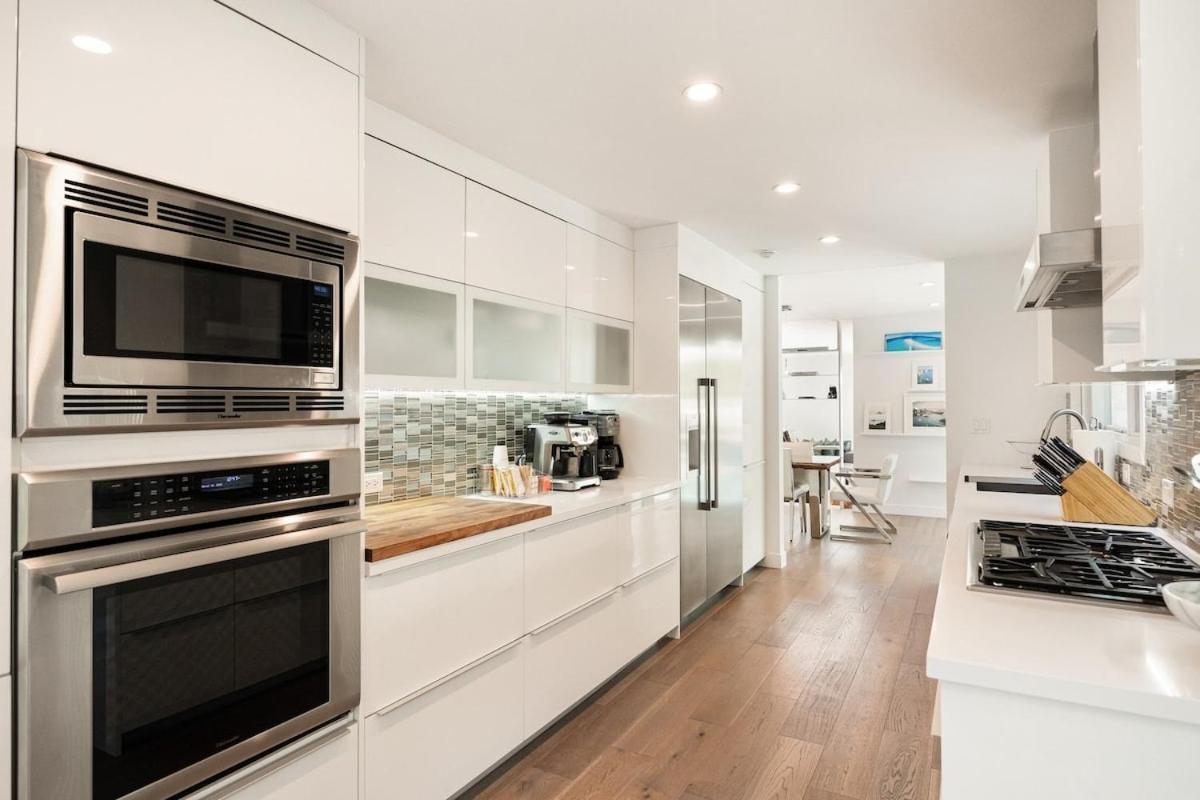 Beverly Hills Canyon By Awhile Villa