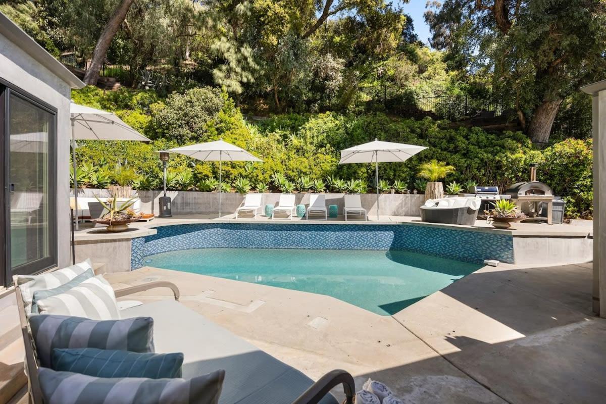 Beverly Hills Canyon By Awhile Villa