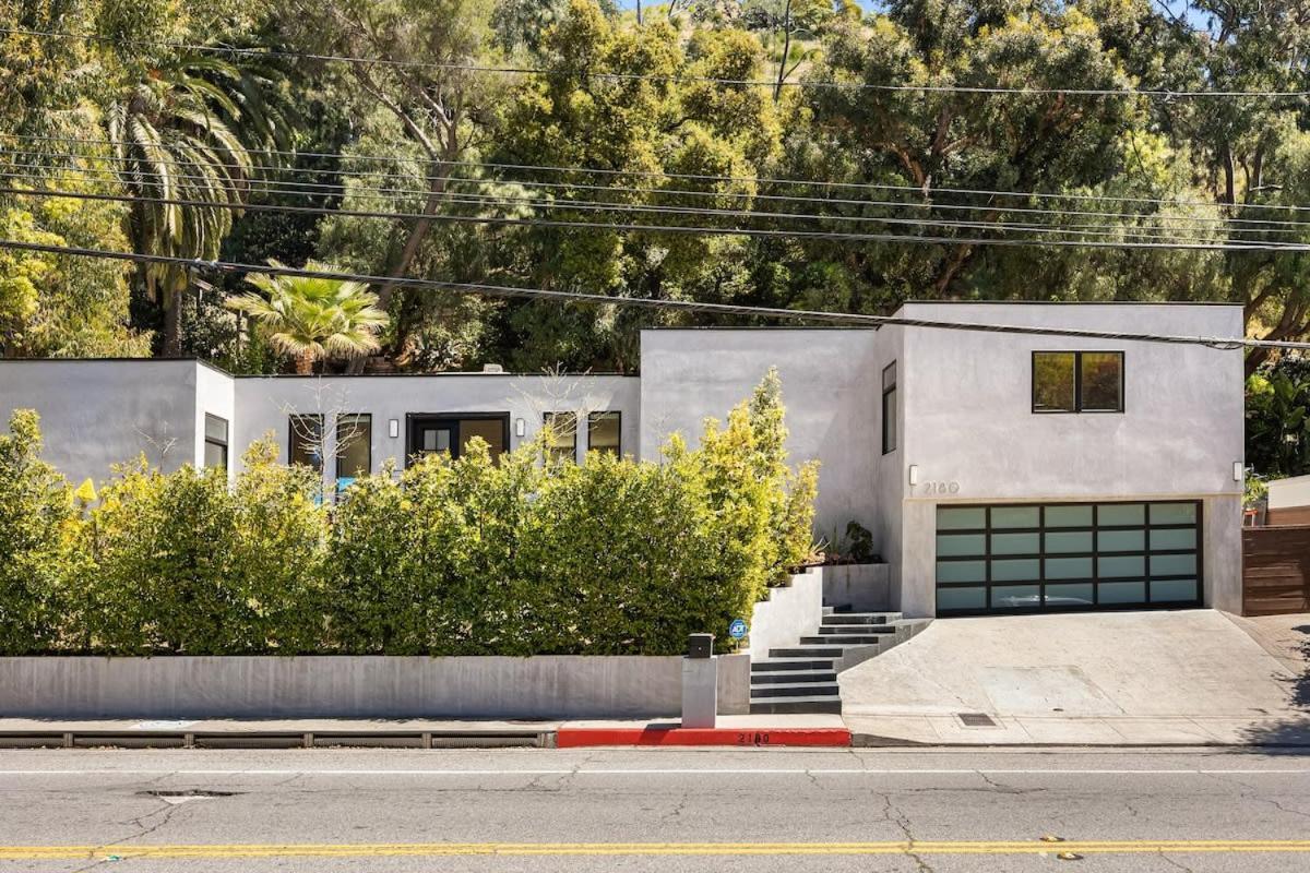 Beverly Hills Canyon By Awhile *
