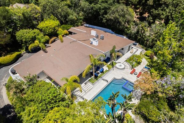 The Shadow Hill Luxury Villa *