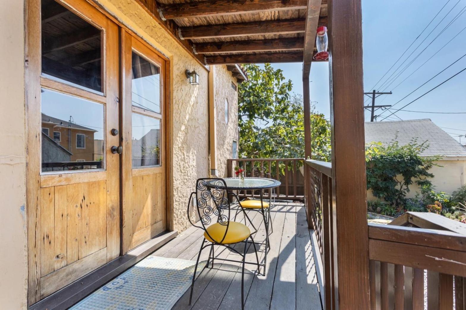 Chic Artist's - Mid Los Angeles