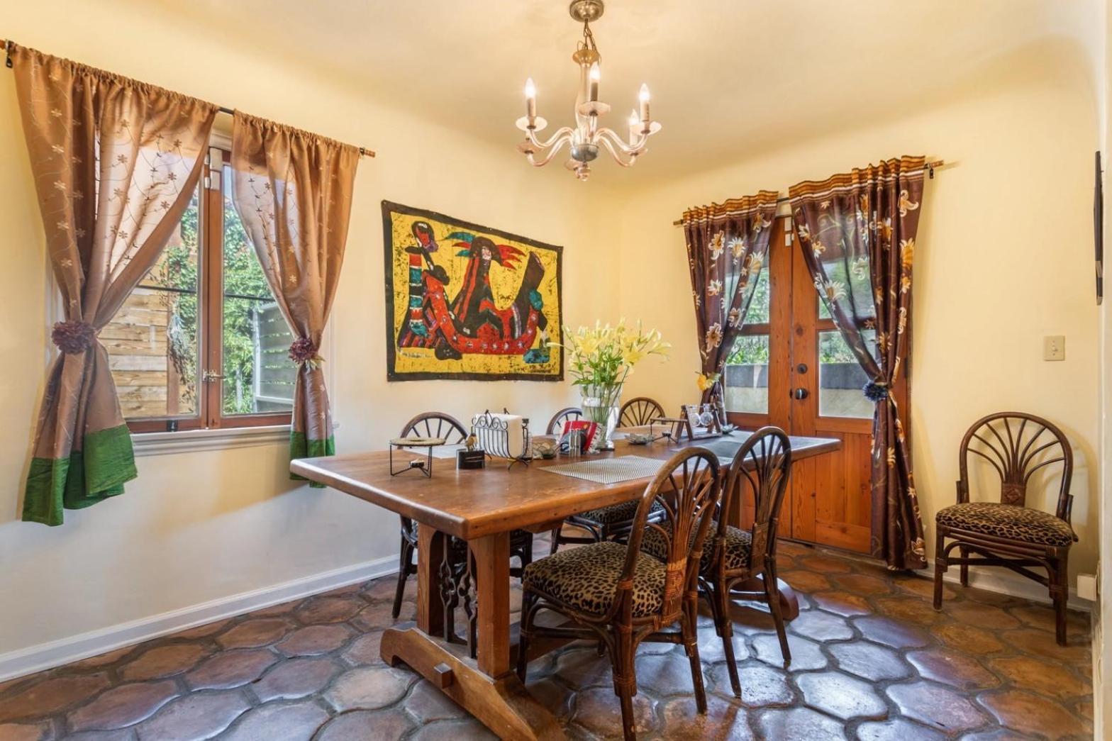 Chic Artist's - Mid Los Angeles