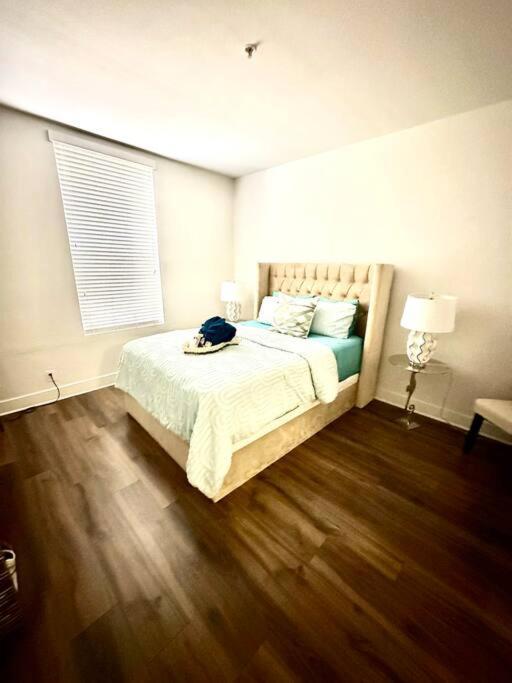 Ocean Club - 1 Bedroom Apartment Los Angeles