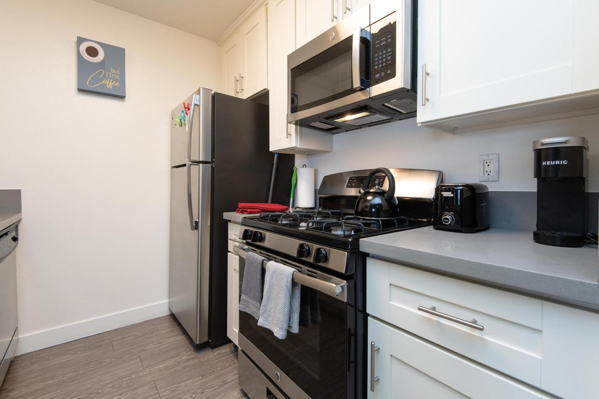 Apartment Sleeps 5 Major Attractions Mins Away 1 Bedroom Los Angeles