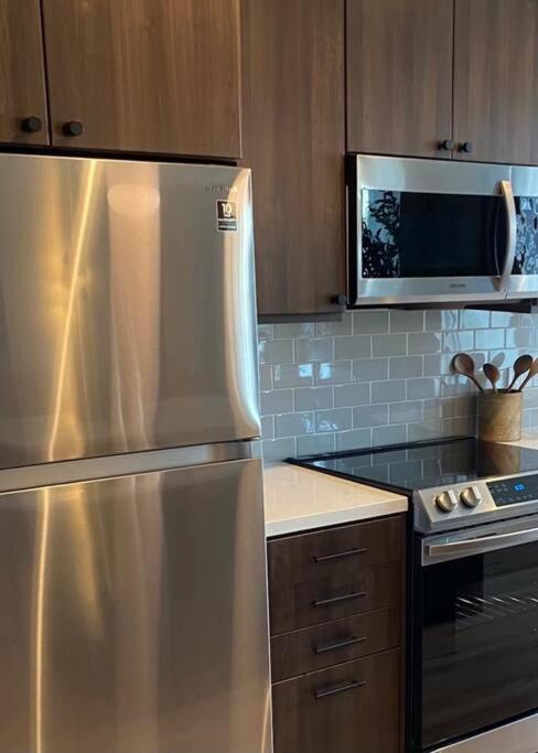 Luxury Mdr 1bd/1ba W/ Patio Pool View, Spa, Gym *