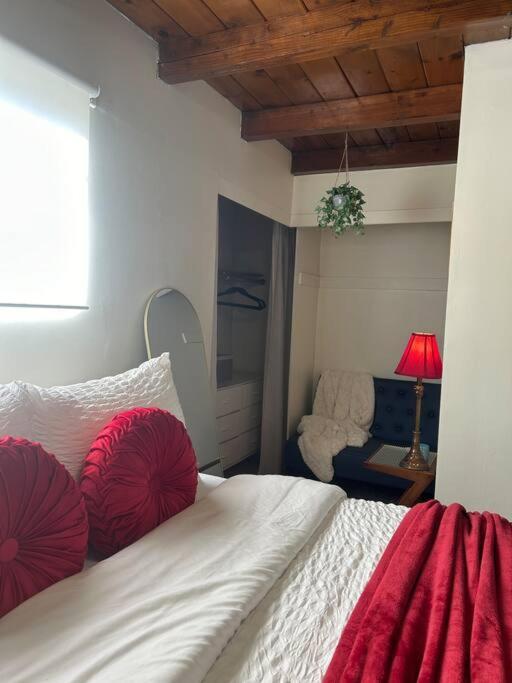 Cute In The Heart Of Weho Apartment Los Angeles