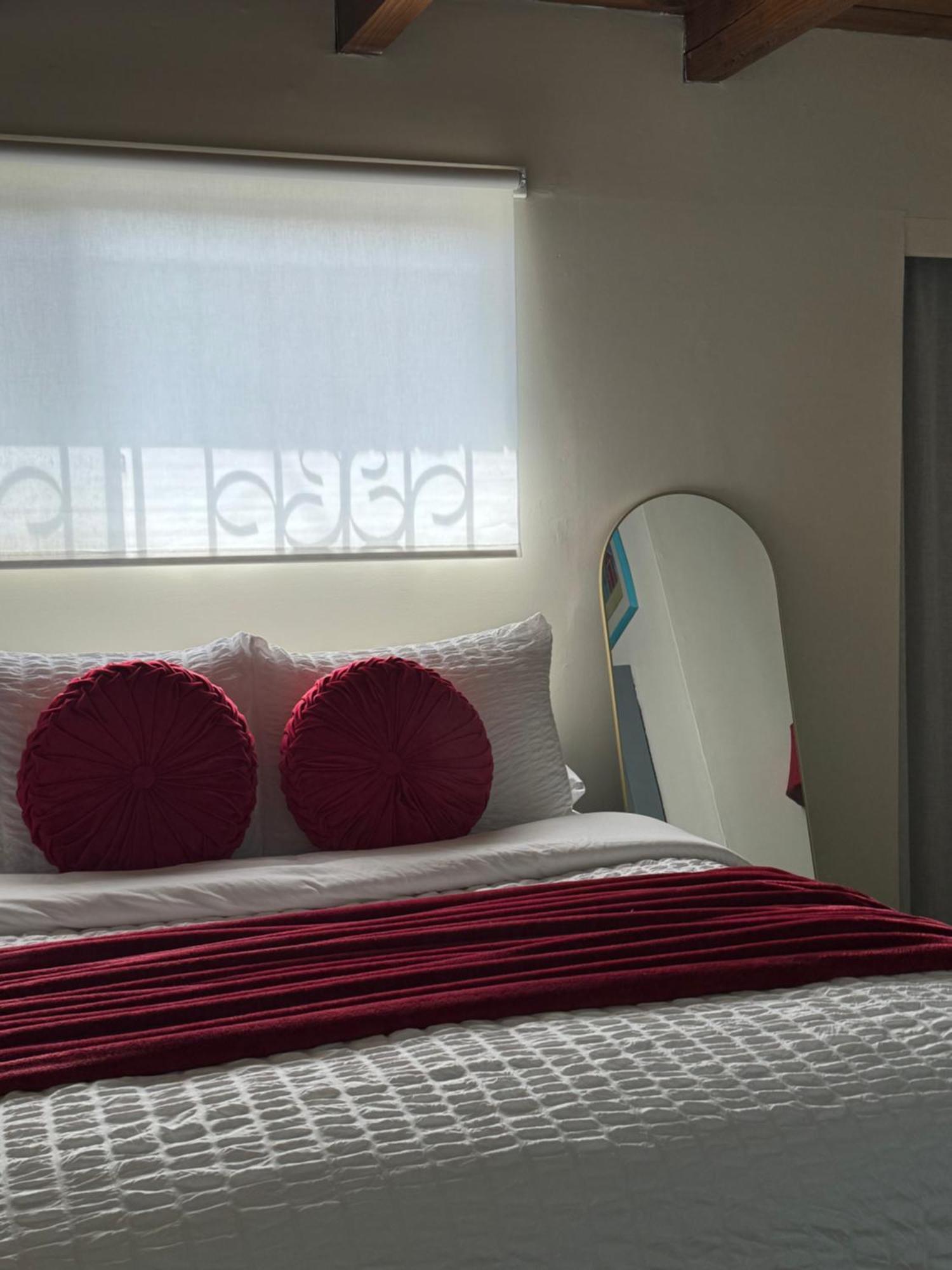 Cute In The Heart Of Weho Apartment *