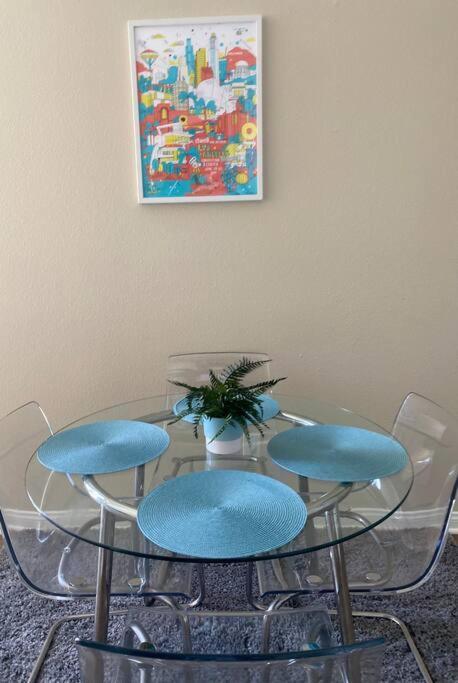 Mdr 1bd/1ba Escape, Pool-view, Spa, Gym & Parking! Apartment *