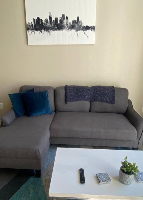 Mdr 1bd/1ba Escape, Pool-view, Spa, Gym & Parking! *